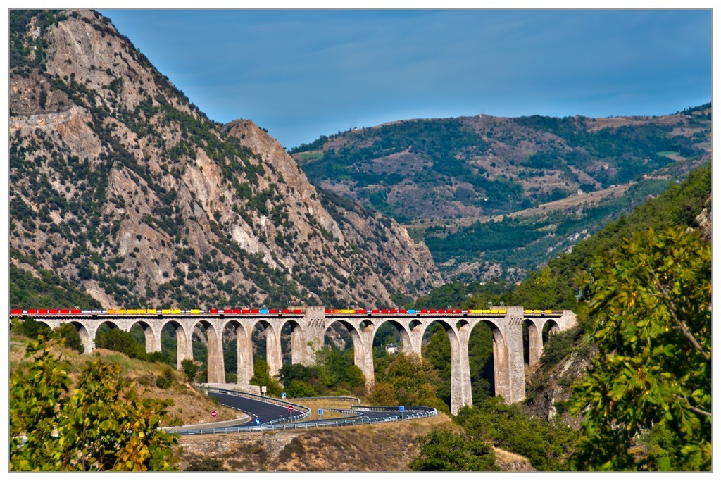 Les Pyrénées : Viaduc