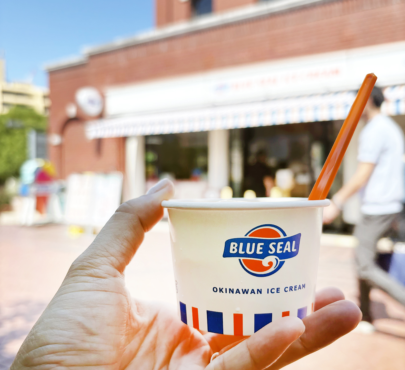 襲ってきたライオンを腕で絞め殺せるんじゃないか疑惑浮上ですよ。