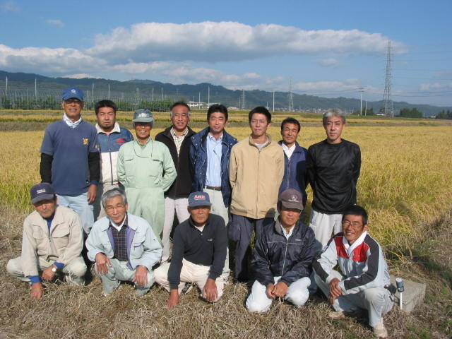 （代表）城戸口捷巳さんと生産者の皆さん　（山形県山形市）