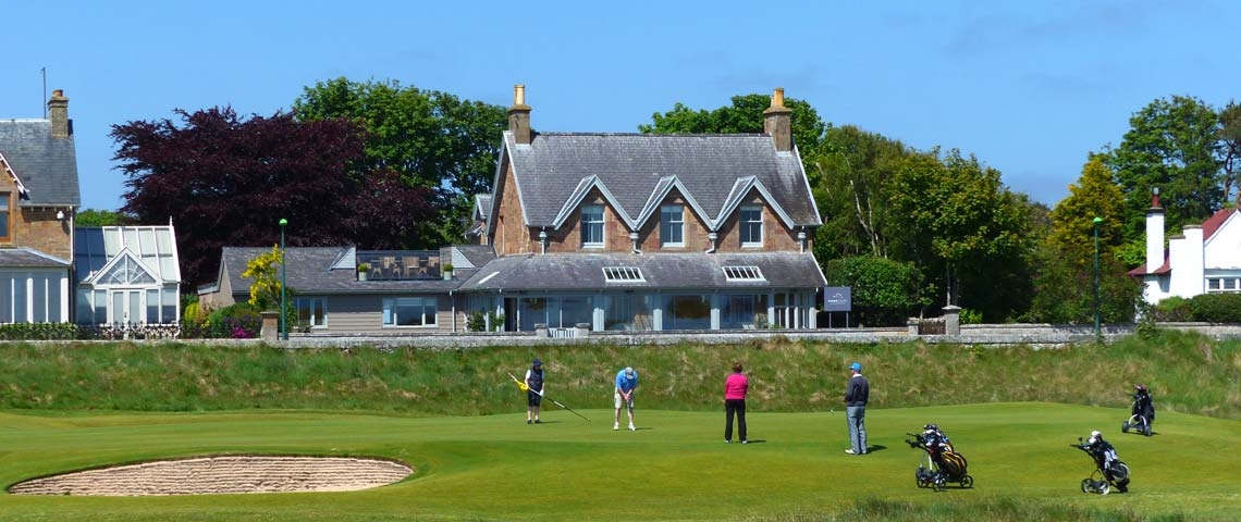 Golfplatz vor der Fionn Lodge in Dornoch