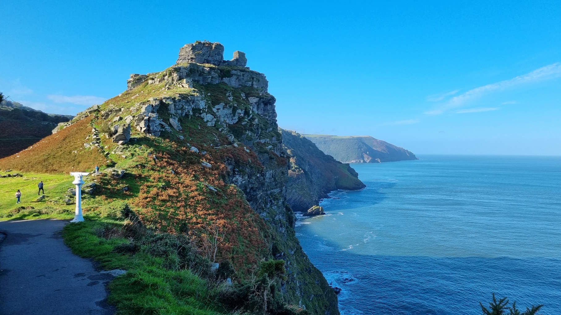 Raue und imposante Felsküste im Valley of the Rocks im Exmoor Nationalpark ©My own Travel