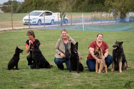 vlnr Callida, Bellina, Bria, Caleb und Anup