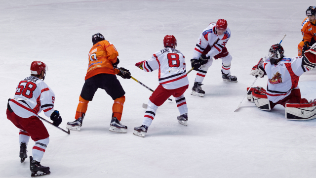 アイスバックス vs チャイナドラゴン: ディレイゴ選手から鈴木選手へ