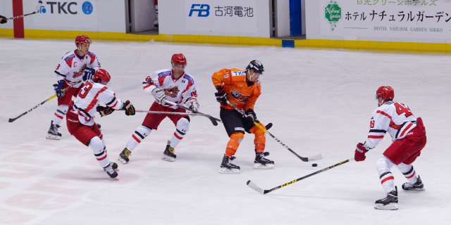 アイスバックス vs チャイナドラゴン: 古橋選手のゴール