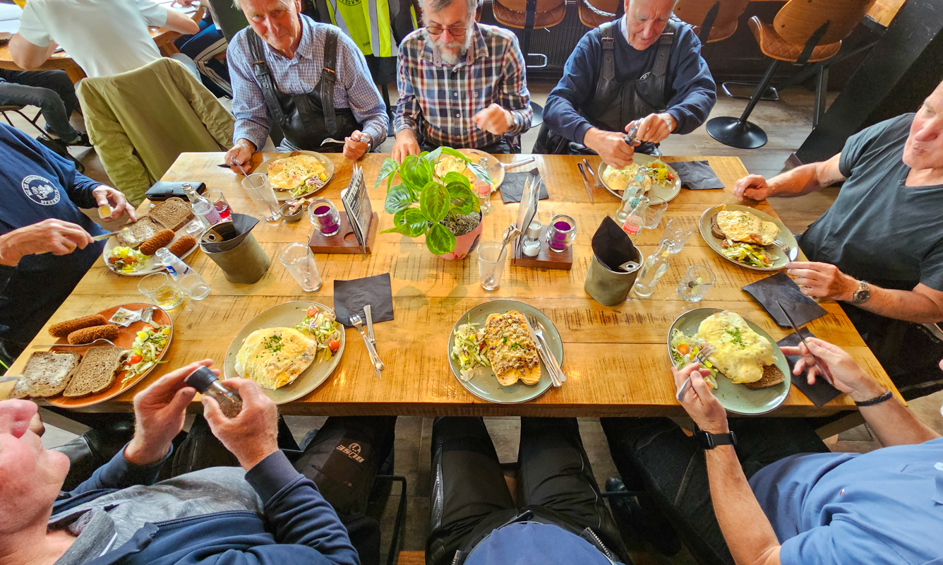 Een toplunch bij 'de Kombuis' in Oudeschild. Voor de lunch