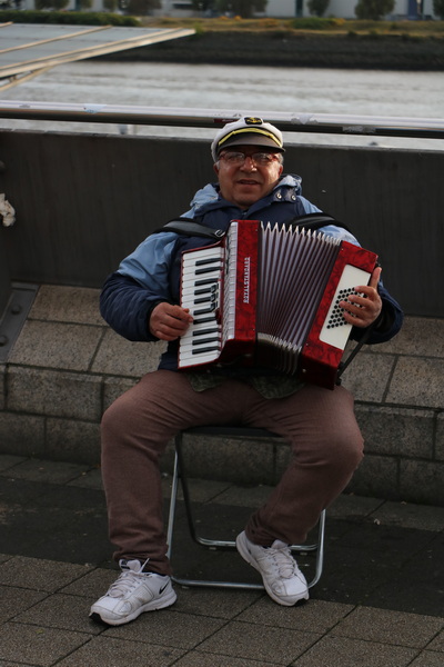 Wolfgang Baricham_01_Street