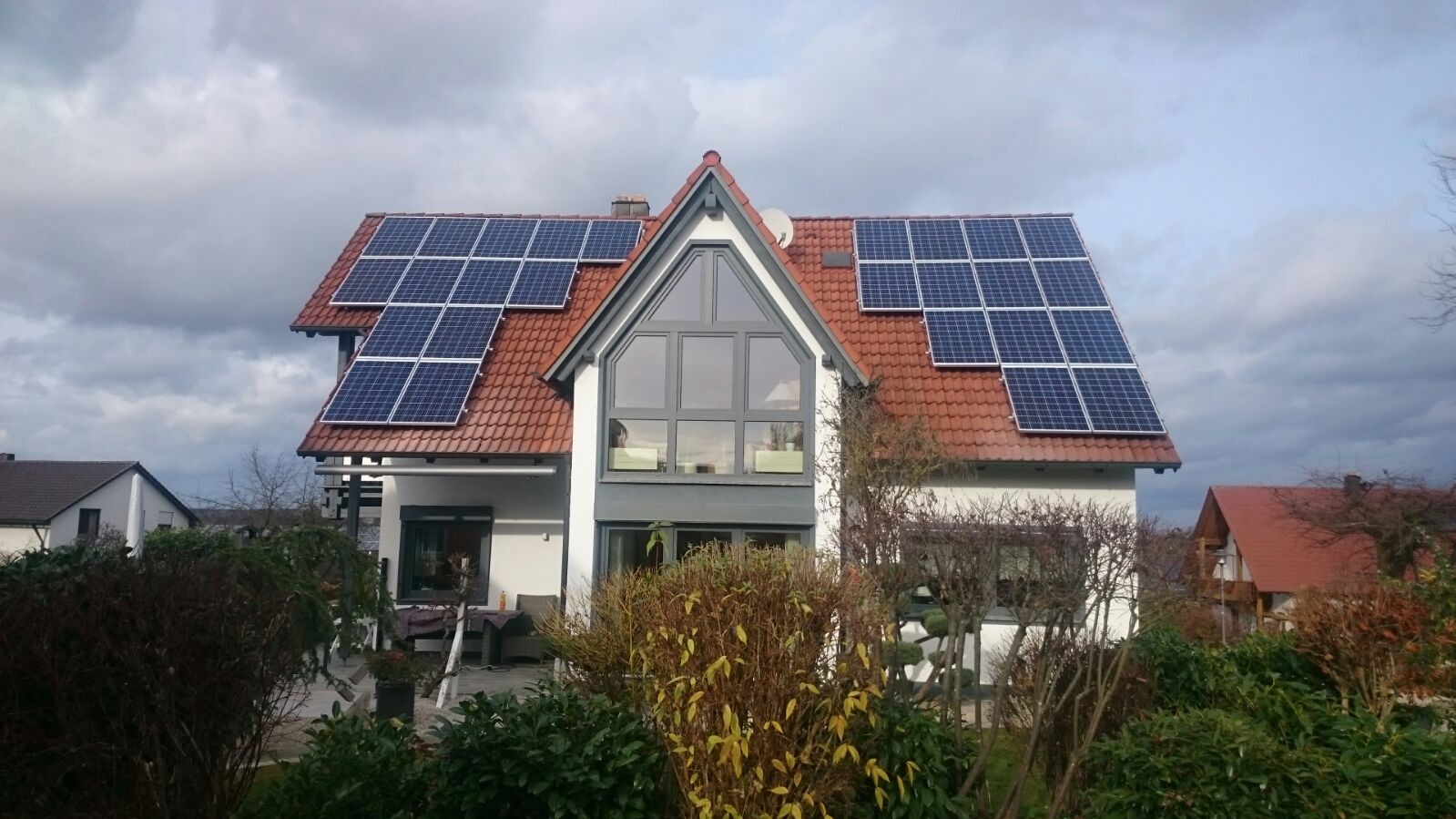 6,86 kWp Photovoltaikanlage mit Solarwatt Glas/Glas Module 30 Jahre Garantie mit Senec 5 Lithium Speicher in Burglengenfeld