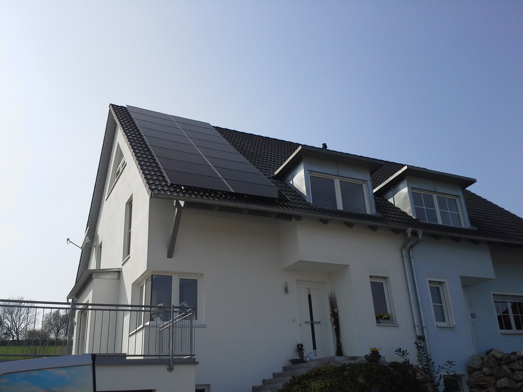 9,31kWp in 93356 Teugn SHARP Black
