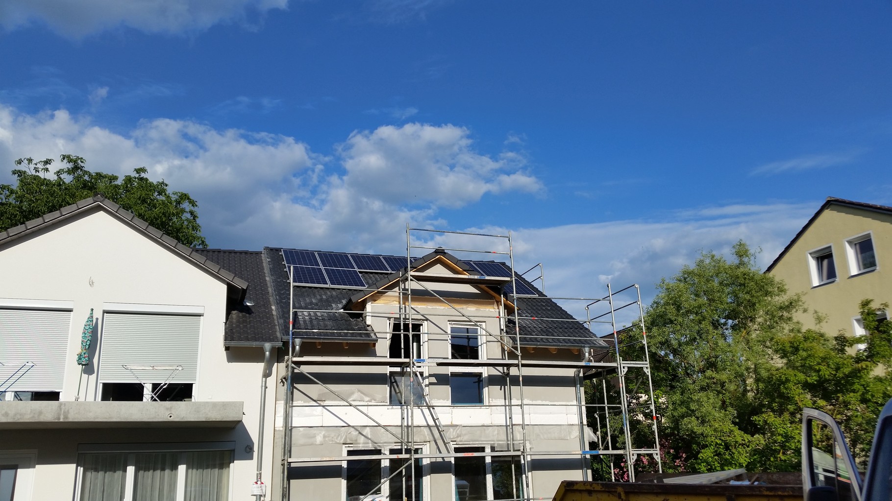 5,5 kWp Photovoltaikanlage 93105 Tegernheim SHARP Modulen 