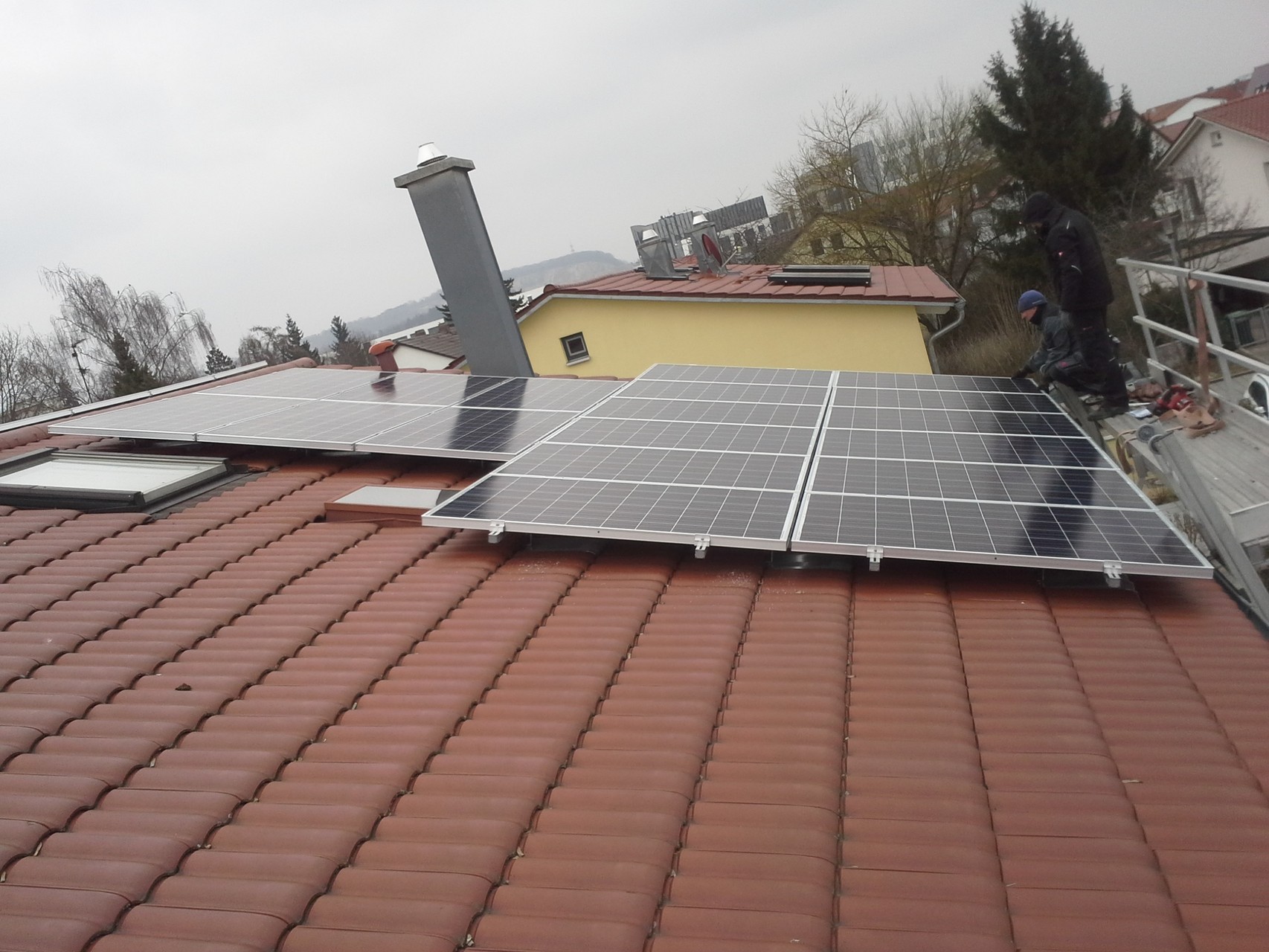 7 kWp Photovoltaikanlage 93059 Regensburg SHARP Modulen mit Senec G2 Plus Speicher