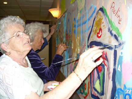 Elles sont à l'oeuvre au mur