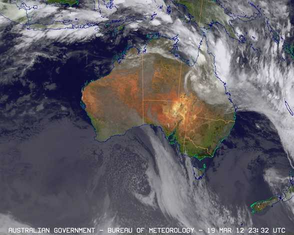 つい一昨日までTropical Cycloneだったものが熱帯低気圧に変わった。それがこんな感じの雲。日本列島だったら余裕で呑まれてる。