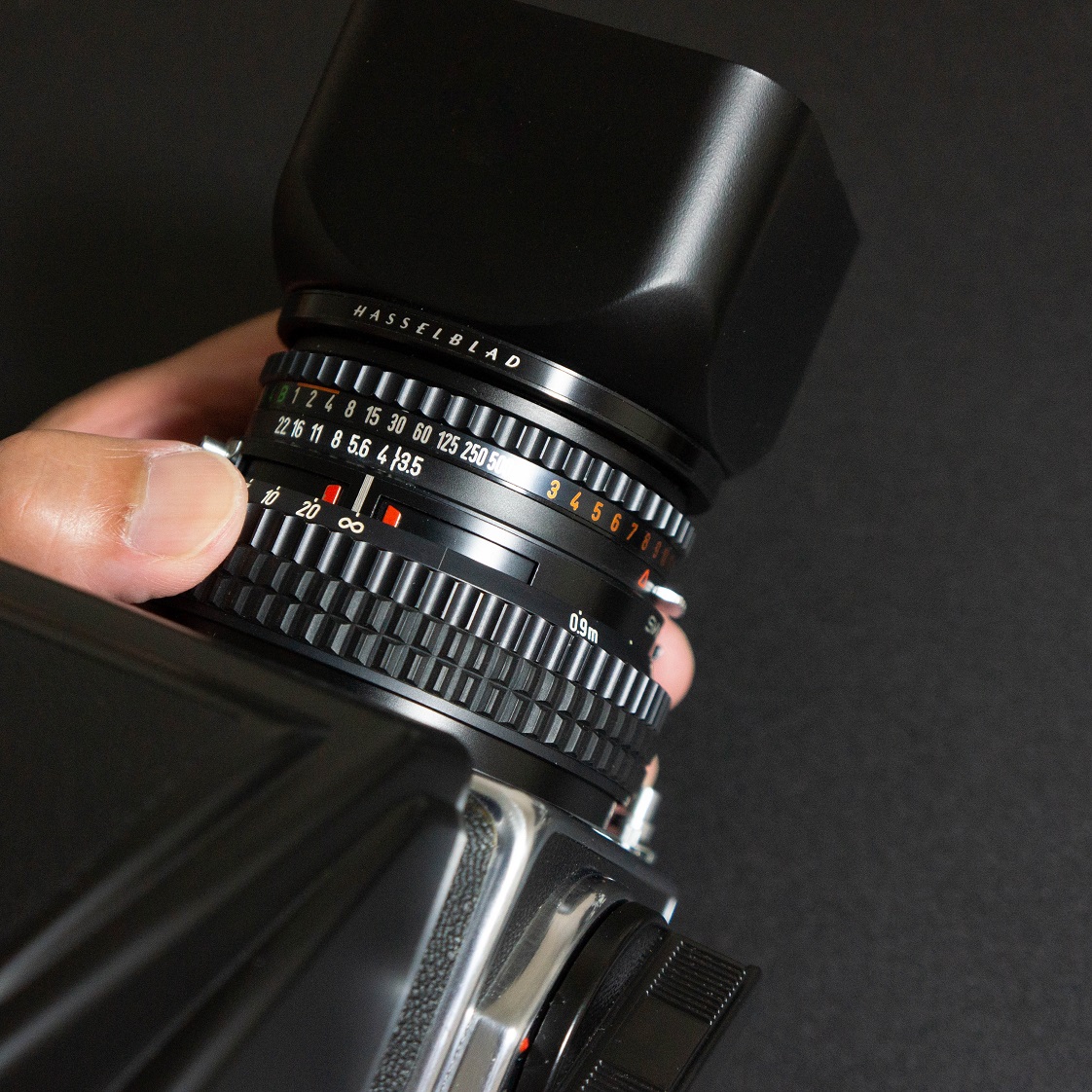 ZEISS C Planar 100mm f/3.5 T* (20125) - Hasselblad Moments ZEISS C Planar 100mm f/3.5 T* (20125) - Hasselblad Moments