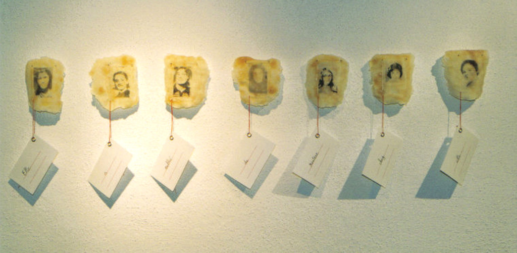 Elle a oublié de rentrer chez elle / Sie hat vergessen, nach Hause zu kommen / She forgot to come home (2004, mixed media, latex, labels etc. / / Edition: 2, private collections)