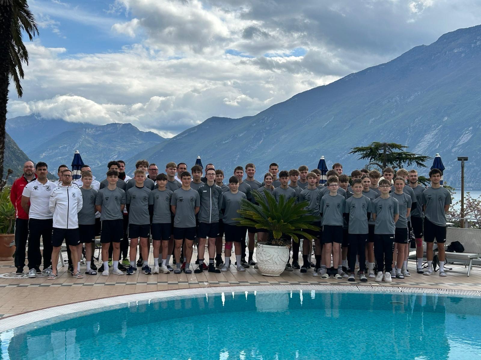 Sonne, Spaß und Schweiß am Gardasee: Ein unvergessliches Trainingslager für die SpVgg-Jugend!