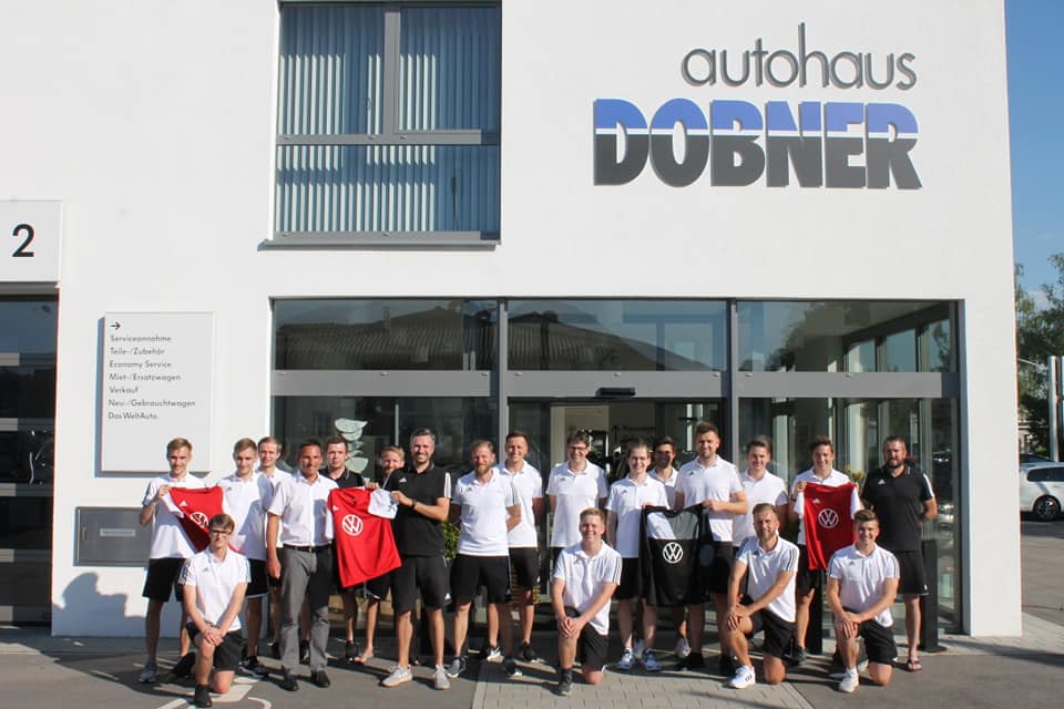 Neuer Trikotsatz von Autohaus Dobner