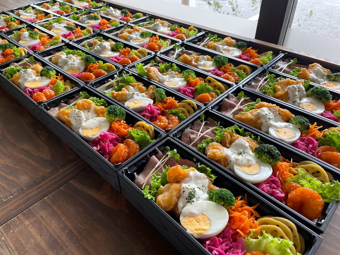 チキン南蛮とローストビーフ重