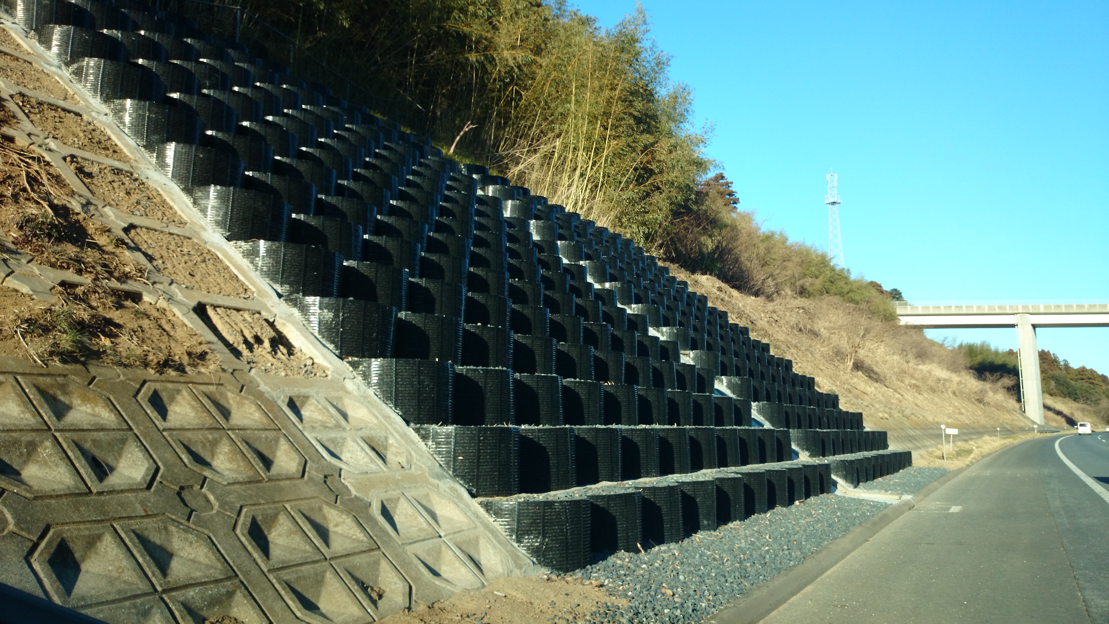 治山 治水 丸一物産