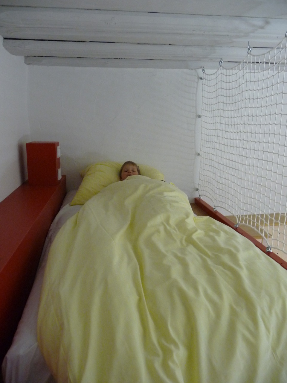 Arthur schläft im Hochbett