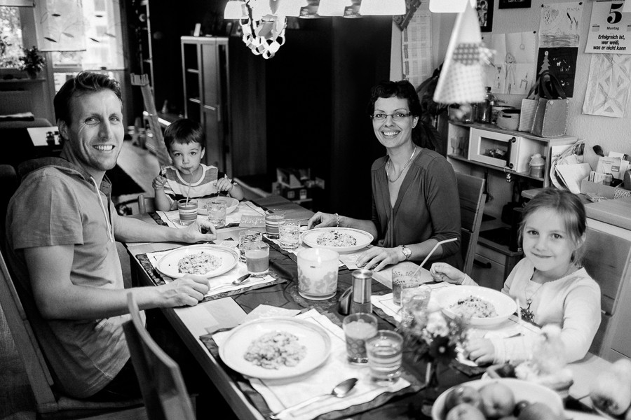 Neugeborenenfotos Homestory Lifestyle Fotografie Reportage Familienfotografie Photography Zwickau Hebamme Lichtbildkuenstlerei Rettke Hochzeit Kinderbilder Geschwisterfotos Chemnitz Zittau Erfurt Jena Leipzig Dresden Bautzen Newborn Baby Schwangerschaft