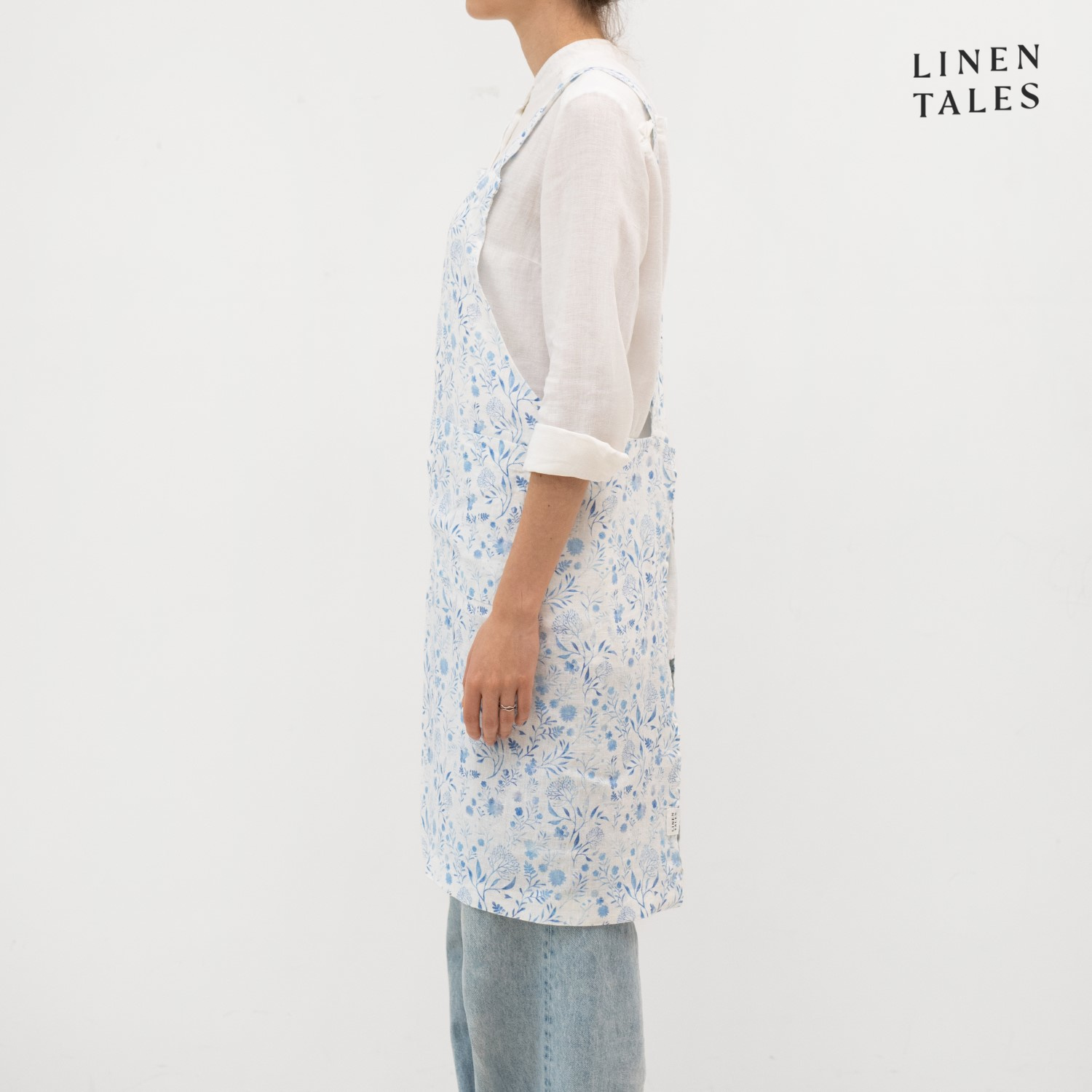 707/White Botanical Blue