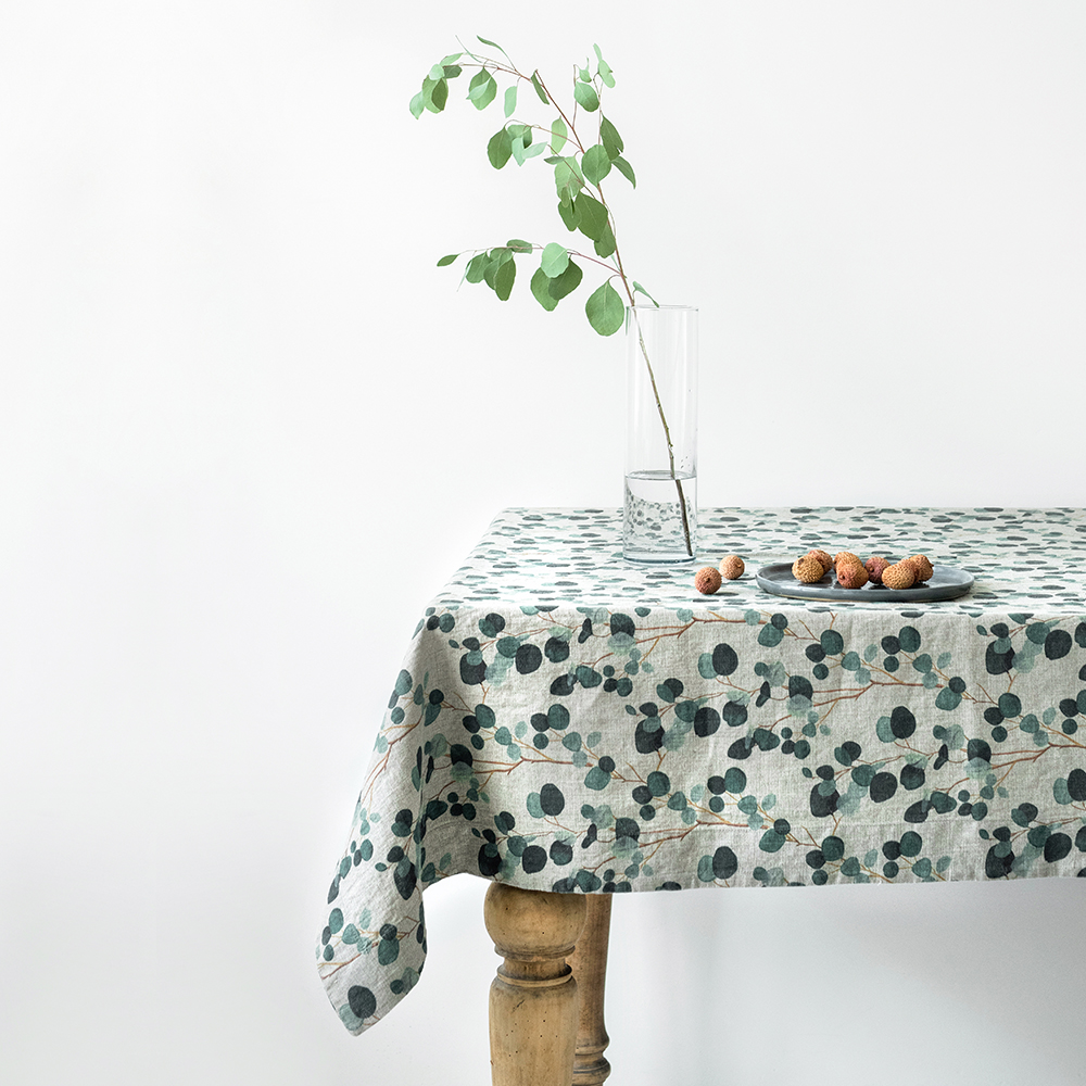 313/Eucalyptus on natural