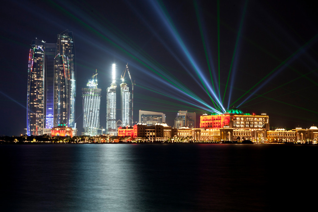 Skyline mit dem Emirates Palace Hotel