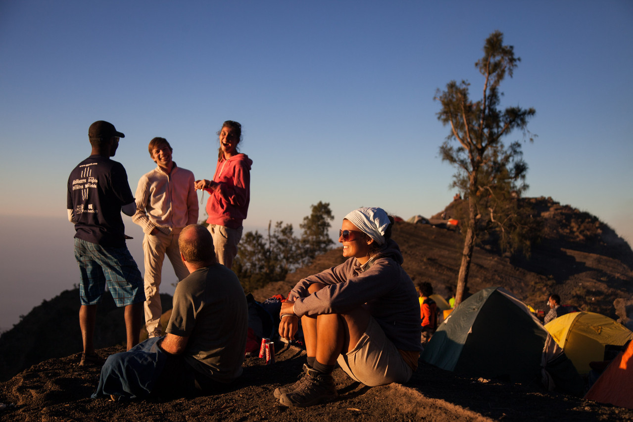 Wir geniessen den Ausblick vom Camp 2