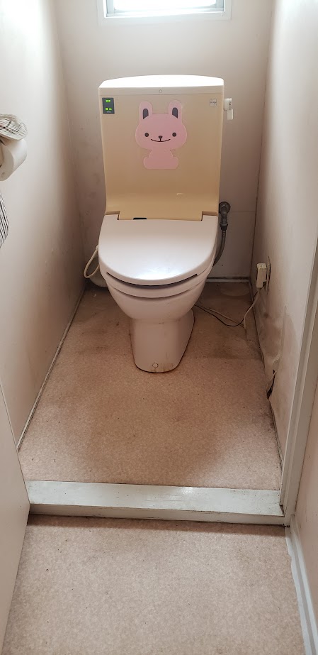 施工前　洋風洗浄便器