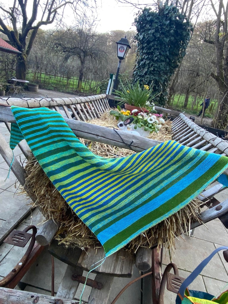 Wald- und Wiesen Leuchti: Strickset Leuchtturm-Tuch - Wollium