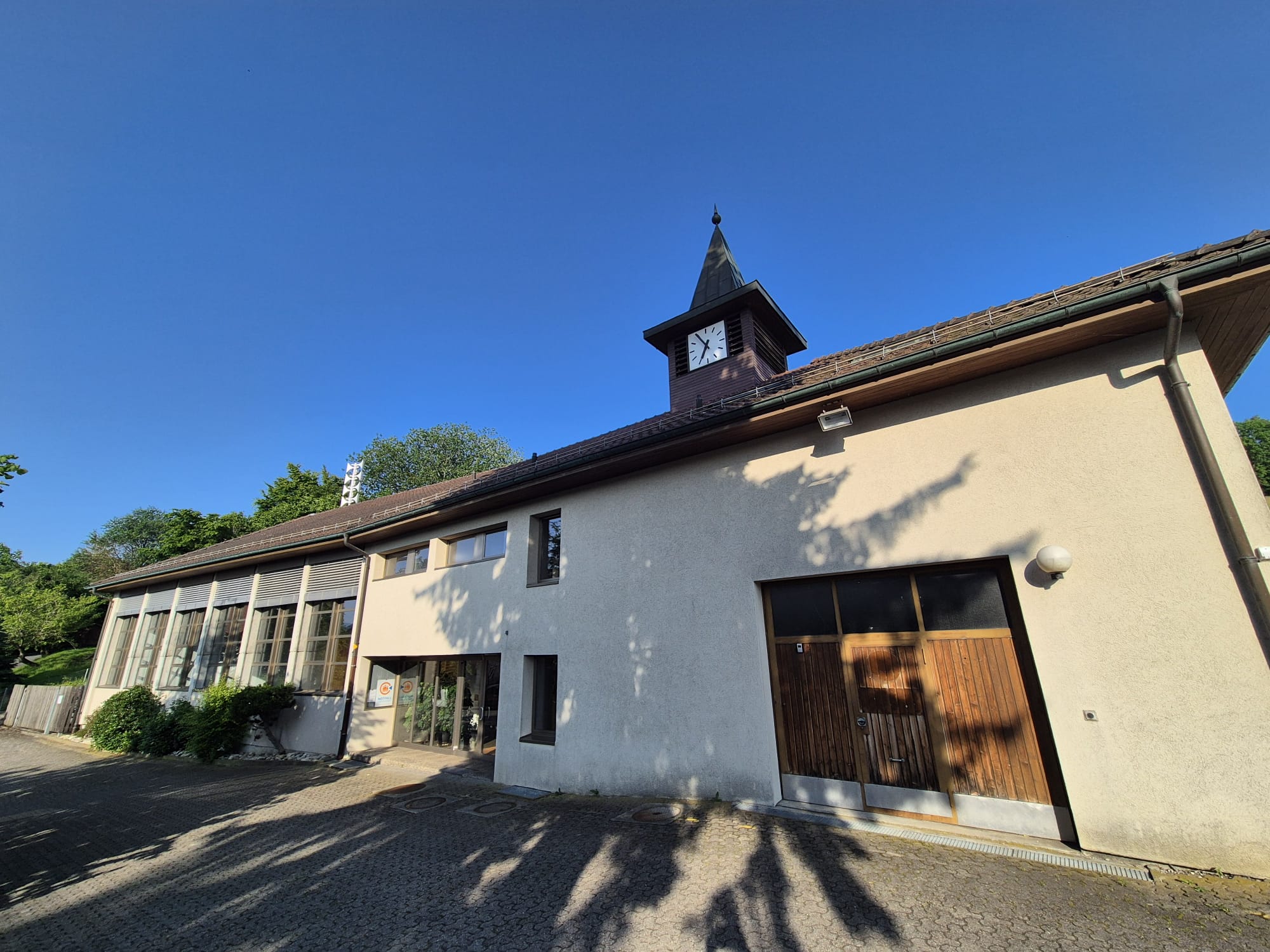 Bei der Turnhalle