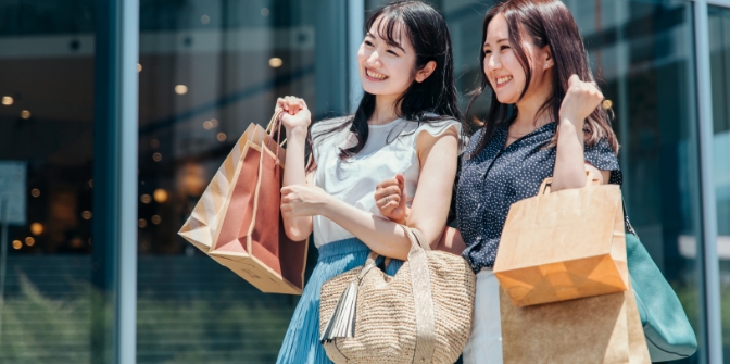 お店は街の中心地