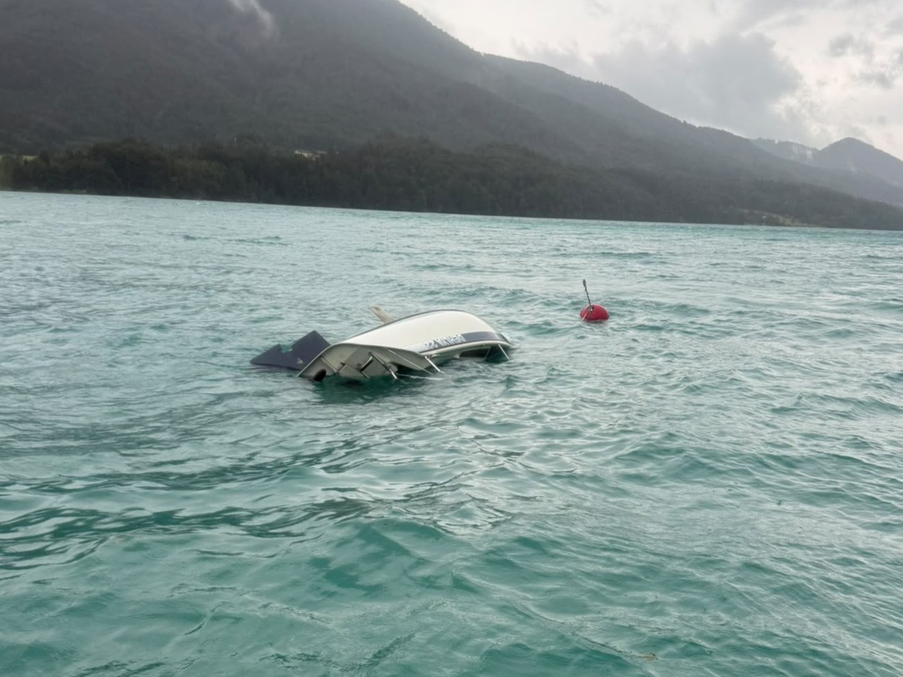 Sturmeinsatz am Fuschlsee: Personenrettung und Bootsbergung