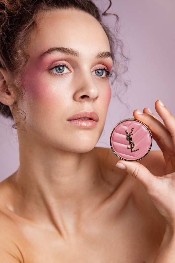 Professionelles Hair & Make-up für Commercial Fotoshooting und Videoproduktion – Make-up Artist aus Münster