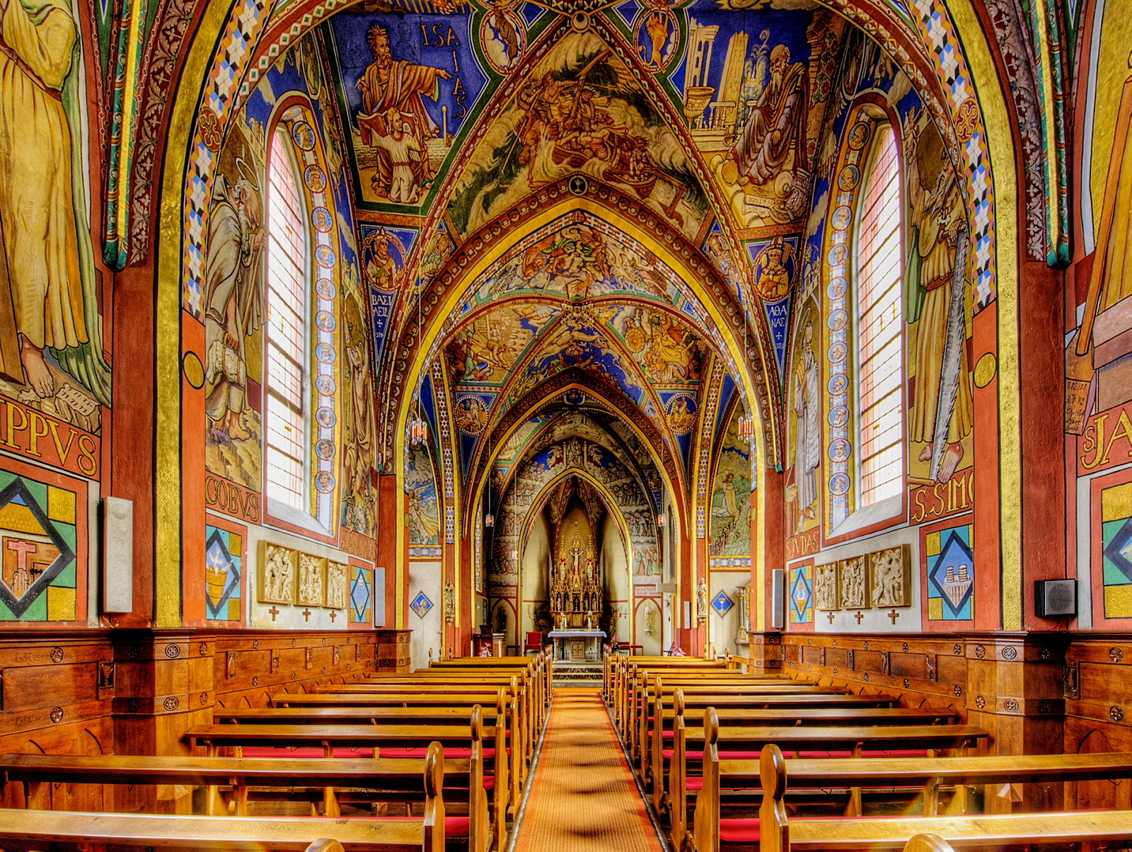 Die Pfarrkirche St. Luzia in Eschfeld - christoph märz malerpastor