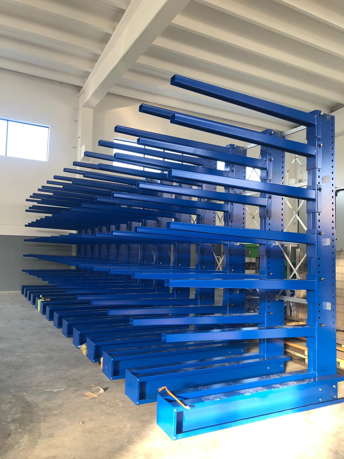 Rayonnage cantilever dans le Tarn