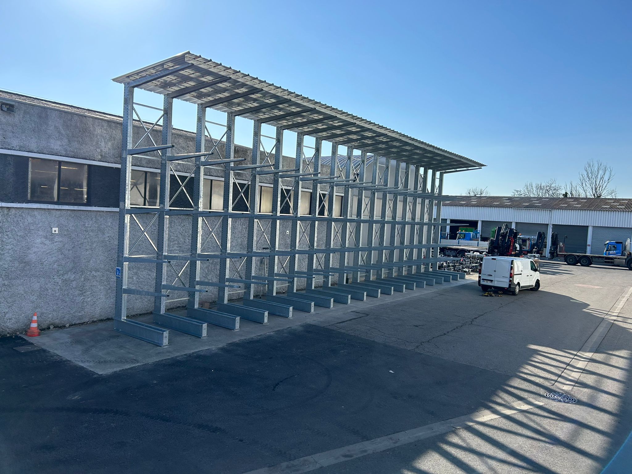 Cantilever galvanisé à chaud avec toit - Toulouse