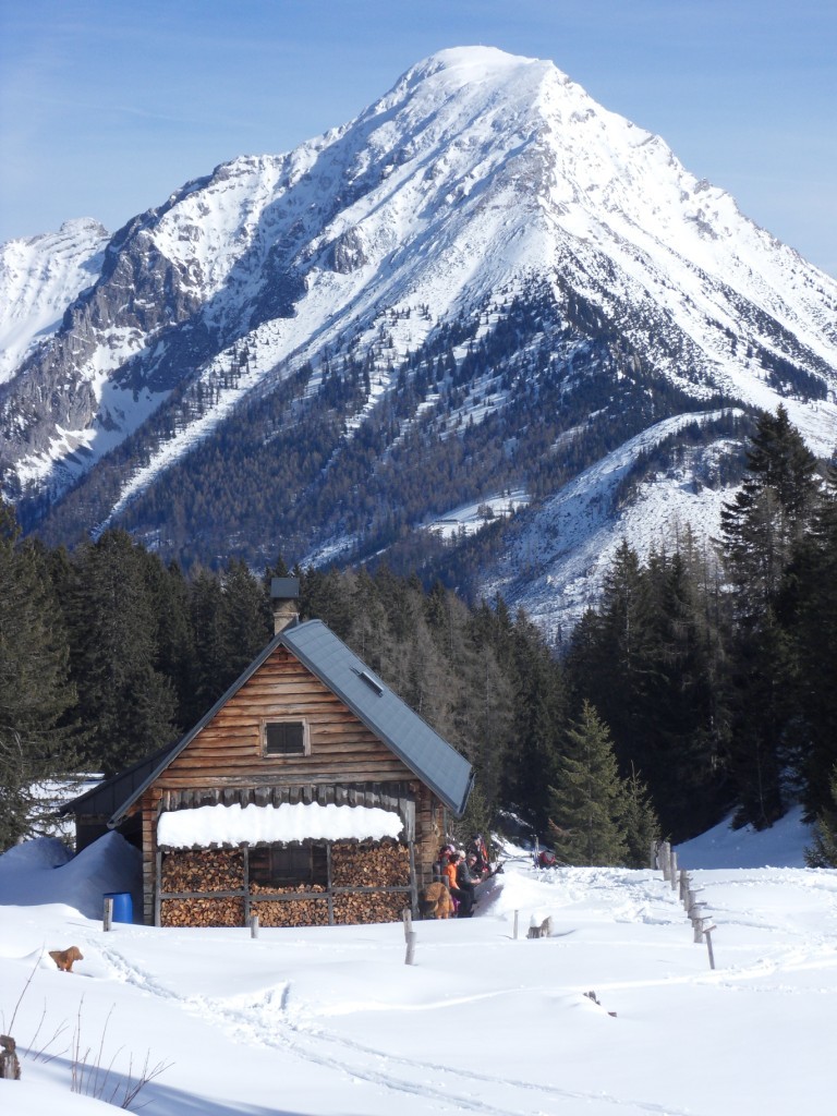 kurze Rast bei der Jagdhütte mit Blick auf Gr.Pyhrgas 2.244 m