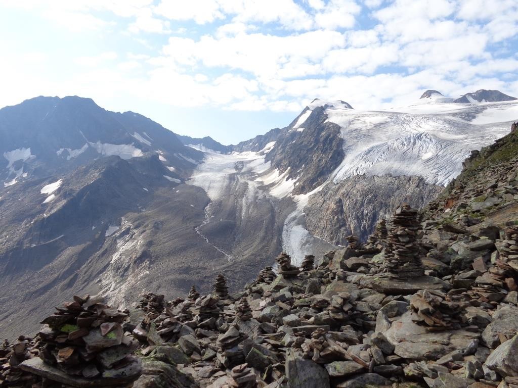 Blick auf Zuckerhütl (3.507 m) und Wilder Pfaff (3.456 m)