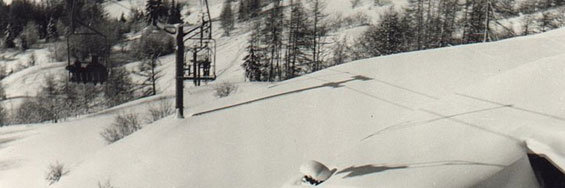 le télésiège de Courbaton sur la piste des granges sous le domaine des arcs
