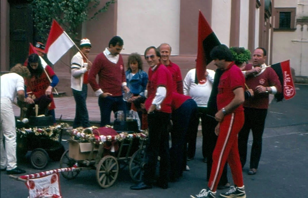Ausgrabung der Asbachflasche am 16.06.1985