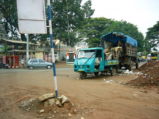 Kreuzung in der Innenstadt von Bangalore