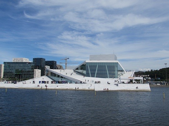 Weiter Richtung Süden, die Oper in Oslo, ein bemerkenswerter Bau.