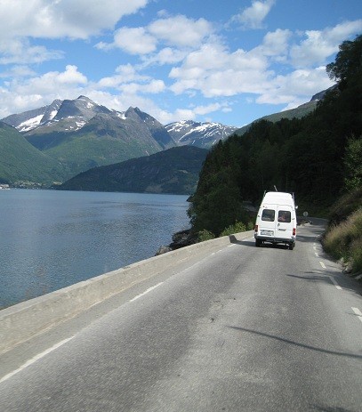 Einsam auf Norwegens Landstrassen unterwegs.