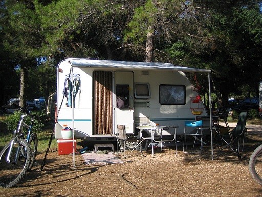Camping "Valkanela" in Kroatien (Istrien) bei Vrsar gelegen. Super Badebucht, zentral gelegen, schattige Plätze.