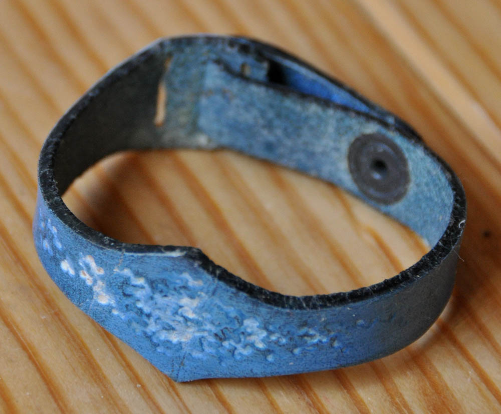 Bracelet martelé "bleu"   --  Temps de travail 20mn  --  Coût matières premières 1,40€