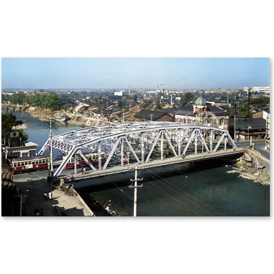 1958（昭和33）年11月、金沢市の犀川（さいがわ）大橋