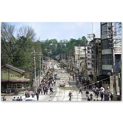 1962（昭和37）年4月15日、金沢市広坂通り