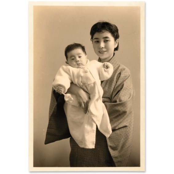 昭和30年代、写真館にて撮影された写真