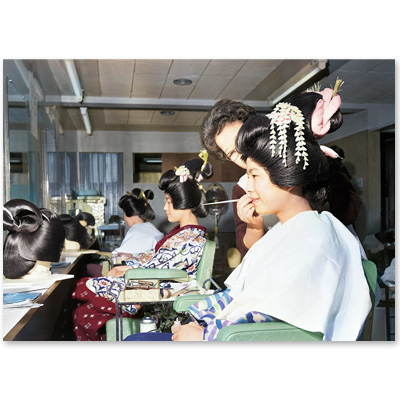 1961（昭和36）年12月、金沢市内の美容院